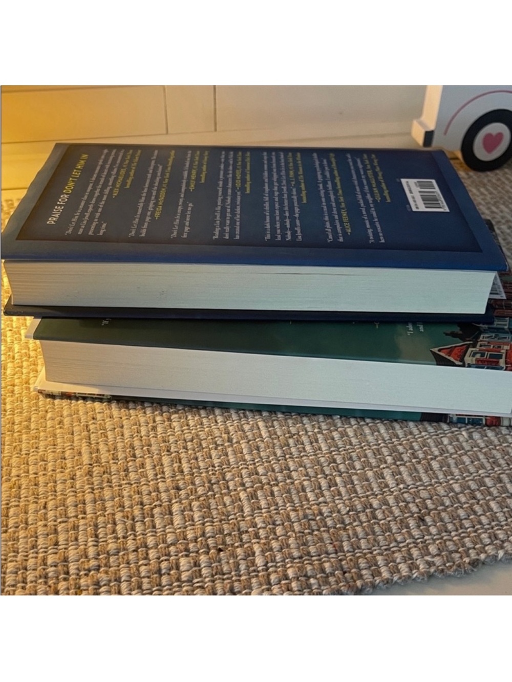 Lisa Jewell Hardcover Book Lot - Green & Blue Covers - Picture 3 of 3